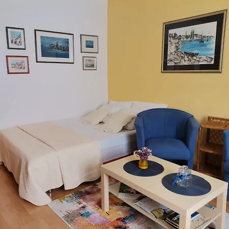 شقة Old Town With Parking باغ