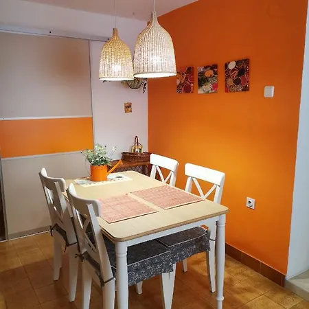 Old Town With Parking شقة باغ