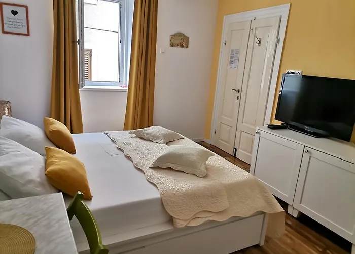 公寓 Old Town With Parking