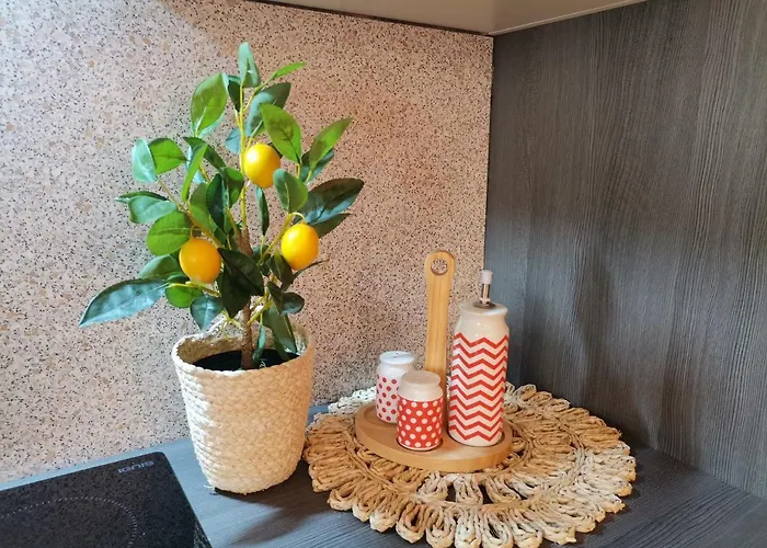 Old Town With Parking 帕格